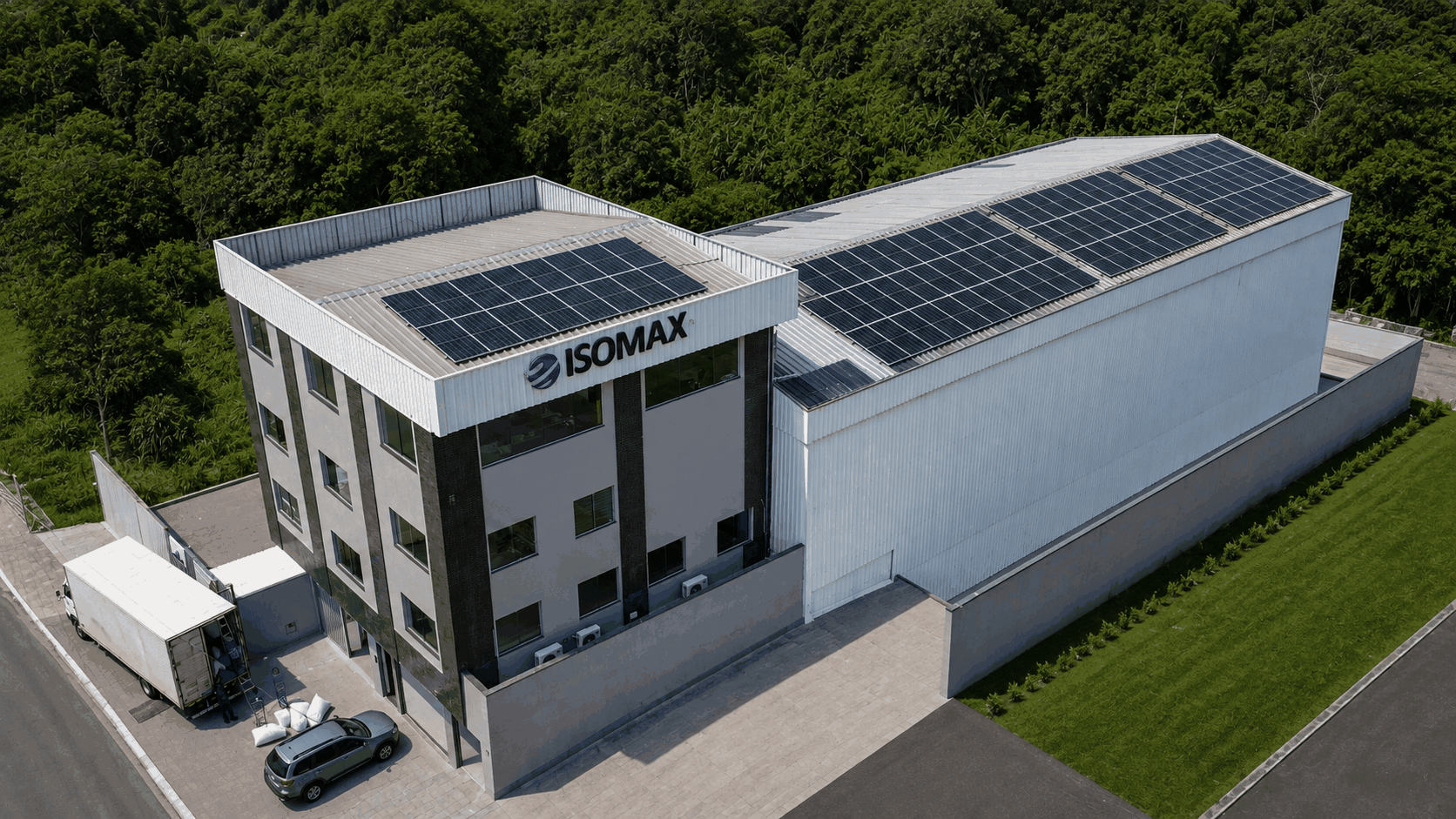 Fábrica Isomax com energia solar